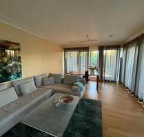 Möblierte 2-Zimmer-Wohnung mit Balkon & Tiefgarage - Berlin Charlottenburg-Wilmersdorf