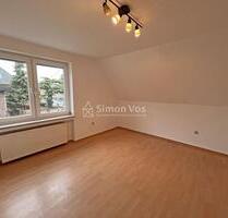 Stadtnah wohnen! Dachgeschosswohnung mit Balkon und PKW-Stellplatz - Rees