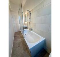 Sanierte helle 4 Raum Wohnung EBK Klimaanlage Wannenbad m Fenster - Grammetal