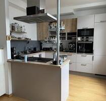 Trier-Nagelstraße, großzügige 4-Zimmer-Wohnung mit Terrasse und separatem Studio (Pavillion)