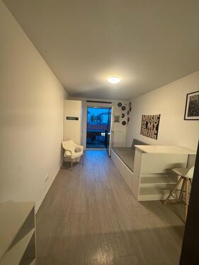 Foto - Helle 1-Zimmer Wohnung mit Balkon im 2. OG in Berlin Neukölln