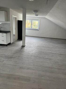 Foto - Dachgeschoss Wohnung - 850,00&nbsp;EUR Kaltmiete, ca.&nbsp; 100,00&nbsp;m&sup2;