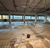 Sanierte 460 qm Gewerbehalle mit Nebenräumen und WC - Lübeck Sankt Lorenz Nord