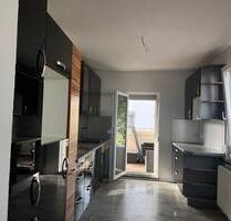 Helle 2-Zimmer-Erdgeschosswohnung (60qm) mit Balkon - Eislingen (Fils)