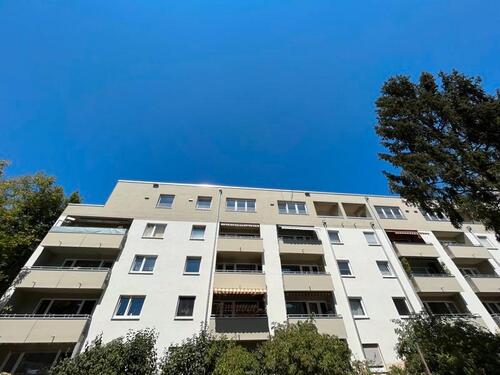 Foto - Frisch renoviert in Freimann: 2-Zimmer-Wohnung mit Balkon und Einbauküche