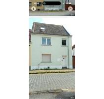 Schönes renoviertes zweistöckegkiges Haus mit innenhof,100m2 “ - Artern