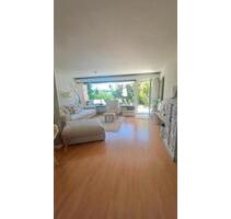 Helle 2,5 Zimmer-Wohnung mit großer Terrasse, EBK & Garage - Villingen-Schwenningen