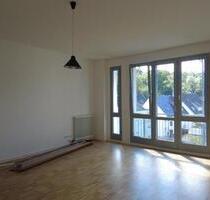 Traumhafte 2,5-Zimmer-Wohnung mit 2 Balkonen, Aufzug & Aussicht - Stuttgart Hedelfingen