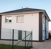 Helle 3 Zimmerwohnung - EG im 2 Familienhaus - Delmenhorst Bungerhof