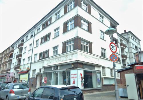 Foto - Spandau - Haben Sie ein gutes Konzept? Eckladen mit 12 m Schaufensterfront