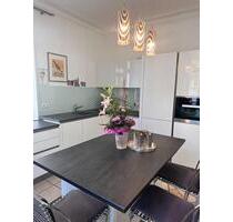 Großzügige Vier-Zimmer-Wohnung zu vermieten - Scheer