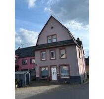 Einfamilienhaus mit Charme - 81.200,00&nbsp;EUR Kaufpreis, ca.&nbsp; 151,00&nbsp;m&sup2; in Bausendorf (PLZ: 54538)