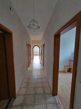 Foto - Mietwohnung 110 qm², 1. Etage - 1.174,00&nbsp;EUR Kaltmiete, ca.&nbsp; 110,00&nbsp;m&sup2;