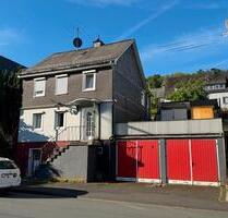 Gepflegtes Fachwerkhaus mit sonniger Terrasse und Ausbaureserve - Siegen Eiserfeld