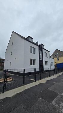 Foto - Mietwohnung 4,4 Z. EG Wohnung 110qm *kernsaniert*