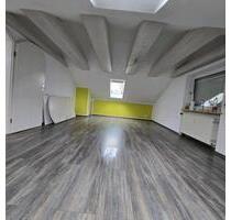 Vermiete 75qm Dachgeschosswohnung in Weißenburg in Bayern