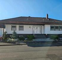 Freistehender Bungalow Haus - 440.000,00&nbsp;EUR Kaufpreis, ca.&nbsp; 160,00&nbsp;m&sup2; in Baunatal (PLZ: 34225)