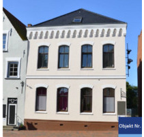 Hübsche Räume, Büro, Kanzlei, Friseur, Kosmetik, Bürogemeinschaft, in historischem Haus, beste Lage, Marktplatz Tönning