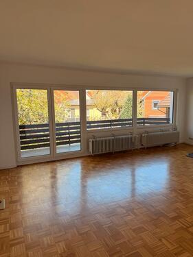 Foto - Renovierte 2 ZiKüVollbad Wohnung mit neuen Fenstern