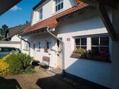 Foto - Doppelhaushälfte mit Pool und Blick ins Grüne