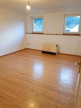 Foto - 2 Zimmer Dachgeschoss Wohnung - 450,00 EUR Kaltmiete,