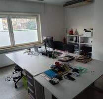 Zentrales Helles rugiges Büro 3,5 Zimmer ab sofort - Freiburg im Breisgau Herdern
