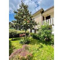 Fully Furnished Mountain Retreat with Private Garden & Parking at - Hamburg Eppendorf