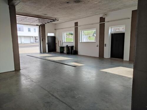 Foto - Lagerhalle - 5,00 EUR Kaltmiete,