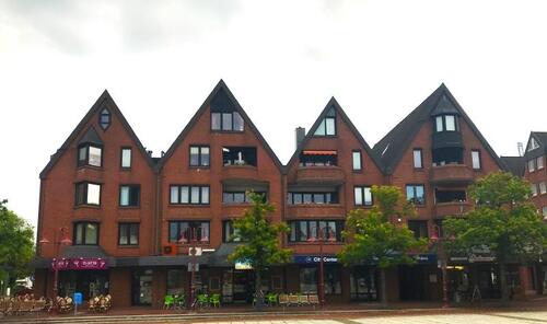 Foto - 3-Zimmer-Wohnung mit Einbauküche & Balkon direkt am Marktplatz zu vermieten