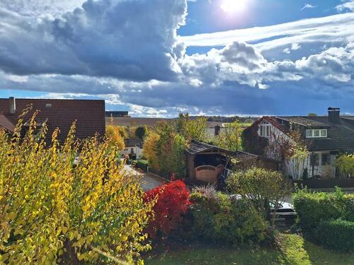 Foto - Große Wohnung in ruhiger Siedlungslage im 1. OG
