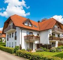 ERSTBEZUG nach Sanierung! Sonnige 2-RWE mit EBK, Balkon & TG-SP! - Radeberg