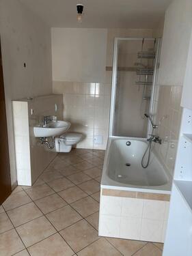 Foto - Schöne 2 Raumwohnung mit Tageslichtbad und Garage