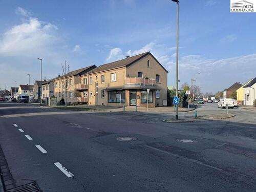 Foto - Provisionsfrei: Modernisiertes Ladenlokal mit Büros und Küche