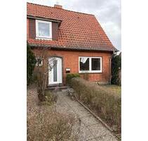 Saniertes Reihenendhaus, Haus mit Garten und Garage - Heide