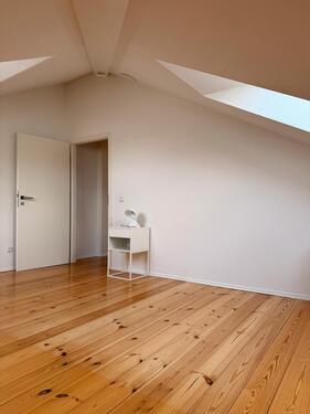 Foto - Dachgeschoßwohnung in Schwalbach zur Miete