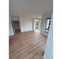 Frisch renovierte 3,5-Zimmer Wohnung in Berlin-Hermsdorf mit EBK