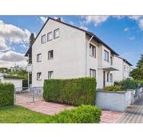 Charmante 3-Zi- DG Wohnung in ruhiger Lage von Rüsselsheim - Rüsselsheim am Main