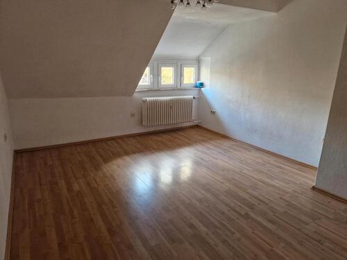 Foto - 3-Zimmer Dachgeschoss Wohnung zu Vermieten