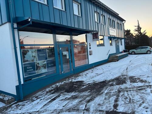 Foto - Gewerbe Immobilie mit Werkstatt, Büro und Ausstellungsraum