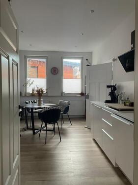 Foto - Kernsanierte wunderschöne helle Wohnung mit neuer EBK im 1. OG