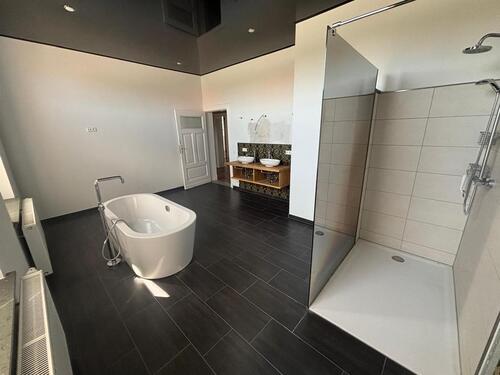 Foto - Exklusive Erdgeschosswohnung in stilvoll sanierter Altbau-Villa