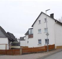 Einfamilienhaus mit Nebengebäude in zentraler Lage zu vermieten - Aßlar