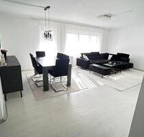 Lichtdurchflutete 4 Zimmer Wohnung mit Balkon und TG in Steinheim - Steinheim am Albuch