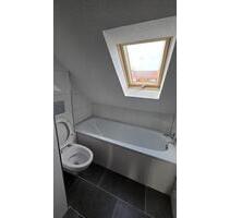 frisch renovierte 5-Zimmerwohnung in zentraler Lage - Wilhelmshaven Heppens