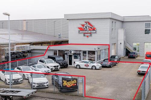 Foto - Gewerbefläche mit Büro, Sanitärbereich & großem eingezäuntem Hof