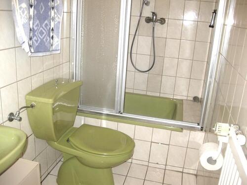 Foto - Gepfl.- 2- Zi.- Wohnung mit Einbauküche (1.0G.-rechts in 37154 Northeim 0T. B ü h l e