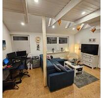 Charmante 2,5-Zimmer-Dachgeschosswohnung mit Loggia - Hamburg Billwerder