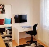 Möbliertes WG-Zimmer in einer großzügigen 5-Zimmer-Wohnung - Weil der Stadt