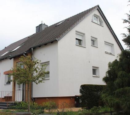 Foto - Einfamilienhaus mit gepflegtem Garten