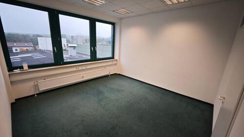 Foto - Büro - ca. 16m² - Synergiepark Stuttgart - 2 OG mit Aufzug